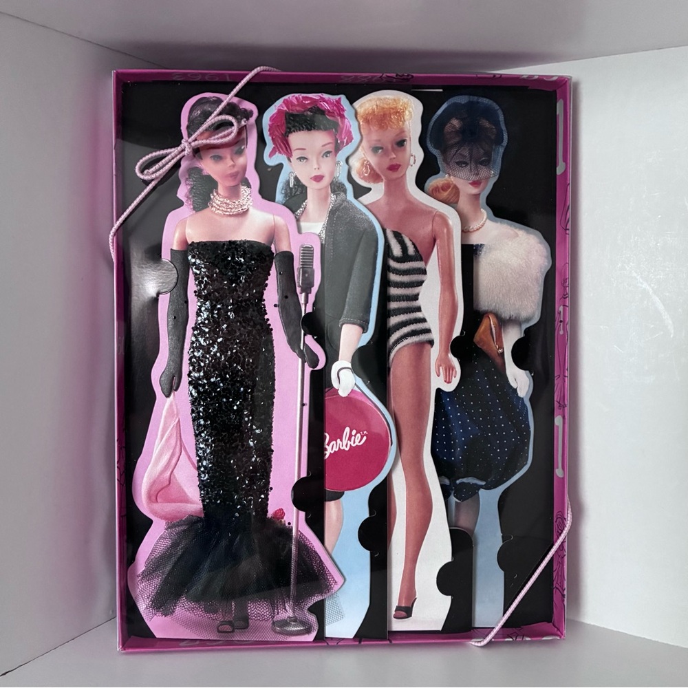 NEW Vintage BARBIE Glamour Dream Collection,
Box Set 4 Greeting Cards/Envelopes